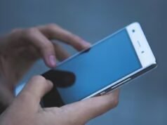 Kecanduan ponsel Anda? Cobalah “membuat bata” itu