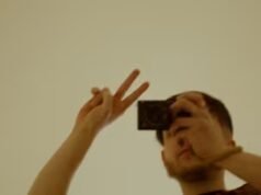 Pemerintah Irlandia mempertimbangkan rencana untuk melarang media sosial bagi remaja